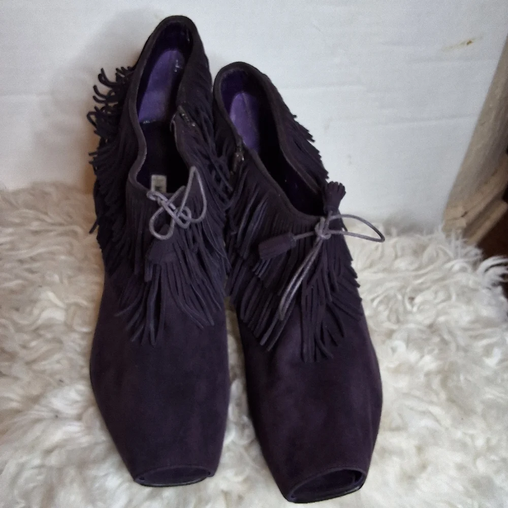Manolo Blahnik Purple Suede Fringe Peep Toe Booties Tassel Stiletto Heels 40.5 - Picture 12 of 16